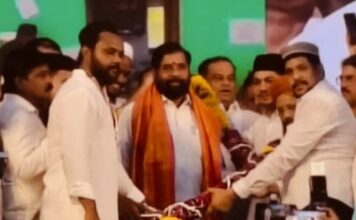 शिवसेना शिंदे गुट के हज कमेटी सदस्य व जामा बदर मस्जिद व दादू भाई प्रतिष्ठान के बबलू दादू भाई शेख द्वारा आयोजित किया गया रोजा इफ्तार पार्टी का आयोजन, मुख्य अतिथि के तौर पर उपस्थित रहे मुख्यमंत्री एकनाथ शिंदे.